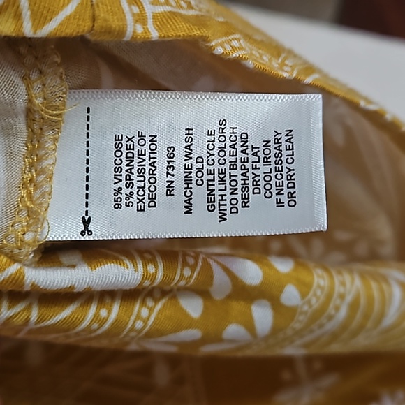 Cable & Guage Geo Mustard Yellow Keyhole Back High Neck Sleeveless Tank Lg EUC - Picture 6 of 6